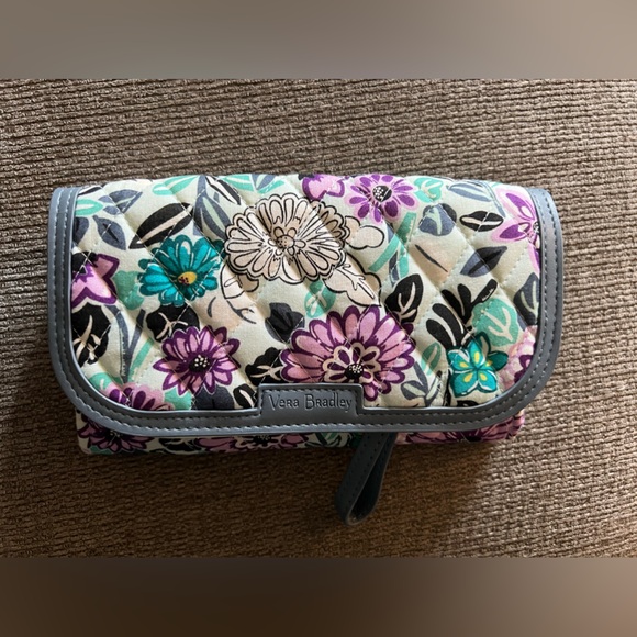 Vera Bradley Handbags - Vera Bradley wristlet! BNWT Penelope’s Garden